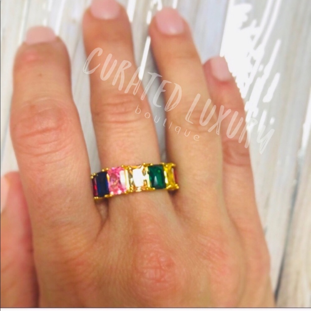 Festive Holiday Ring - Picture 2 of 8